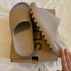 Yeezy slides-Pure